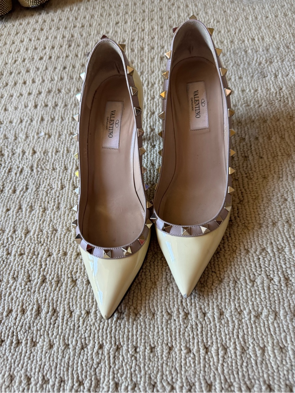 Auth Valentino Yellow Patent Leather Rockstud Pointed-Toe Flats + COA